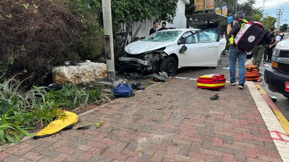 Αυτοκίνητο έπεσε πάνω σε πλήθος στην πόλη Ραανάνα στο κεντρικό Ισραήλ